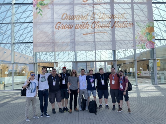 KubeConEU2022_GroupPhoto.jpg